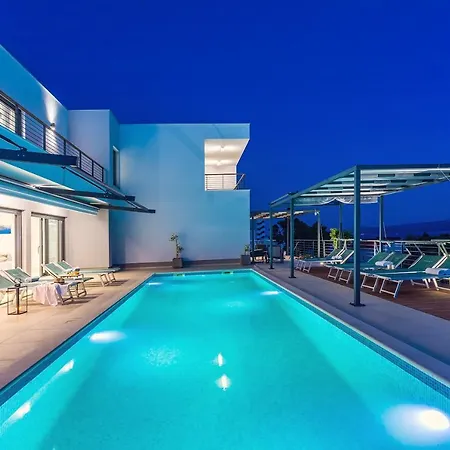 فيلة Seaview Lemona