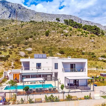 فيلة Seaview Lemona