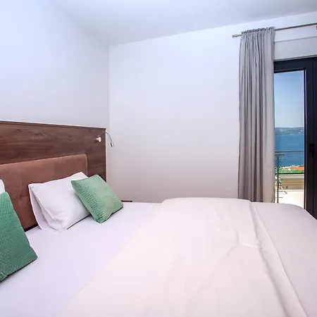 فيلة Seaview Lemona *