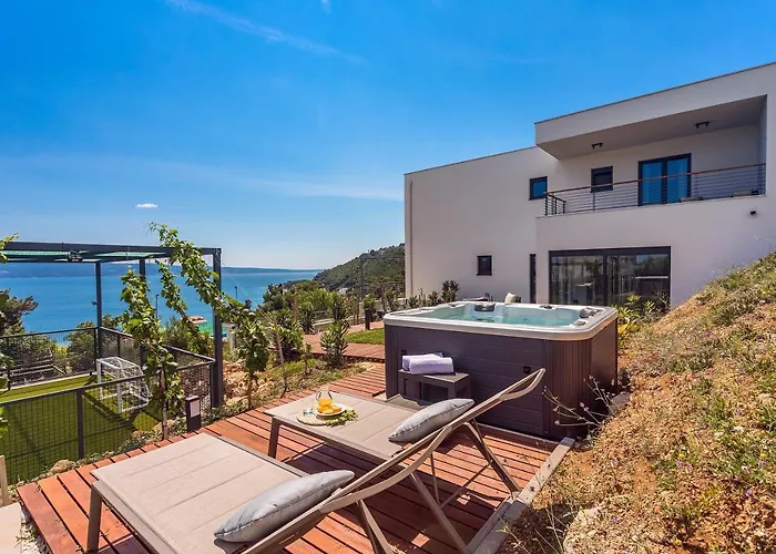 فيلة Seaview Lemona