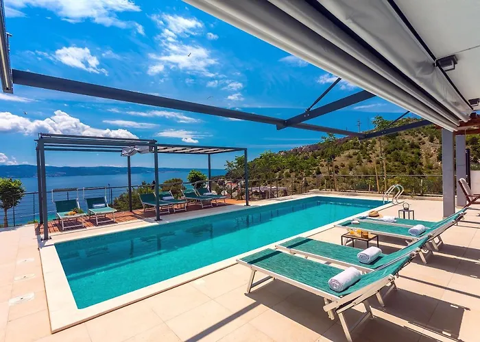 فيلة Seaview Lemona